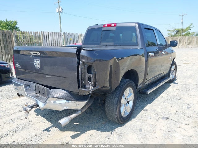 1C6RR7LT0KS571031 RAM 1500 Classic Big Horn  4x4 5'7 Box