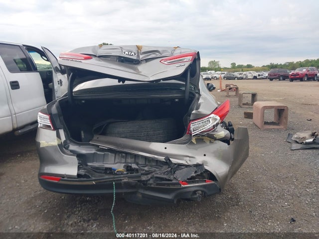 KIA OPTIMA EX 2016 5XXGU4L38GG058768 Image 16