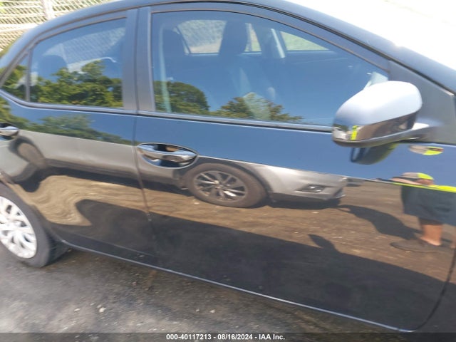 Toyota COROLLA LE 2018 5YFBURHEXJP851506 Image 13