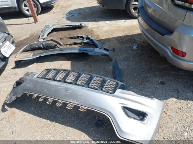 1C4RJEAG0JC159517 Jeep Grand Cherokee Altitude 4x2