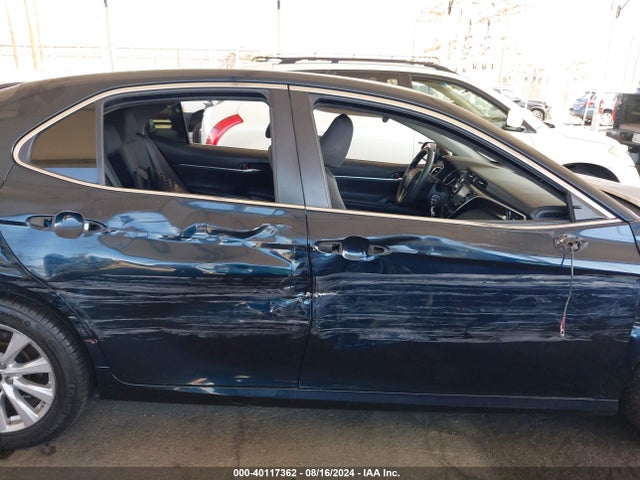 Toyota CAMRY LE 2018 JTNB11HK9J3030787 Image 14