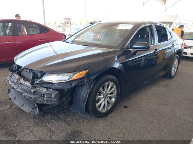 Toyota CAMRY LE 2018 JTNB11HK9J3030787 Image 2