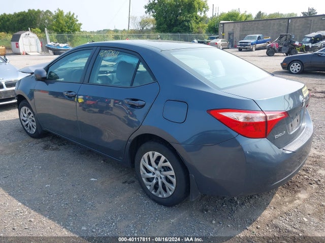 Toyota COROLLA LE 2018 2T1BURHE8JC084173 Image 3