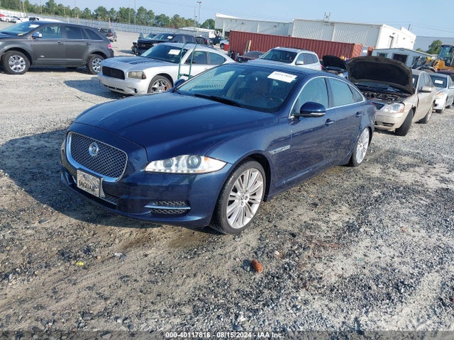 2011 JAGUAR XJ SAJWA2GE9BMV06878 Photo 1