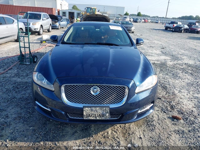 2011 JAGUAR XJ SAJWA2GE9BMV06878 Photo 5