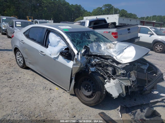 Toyota COROLLA LE 2018 5YFBURHE1JP767817 головне зображення