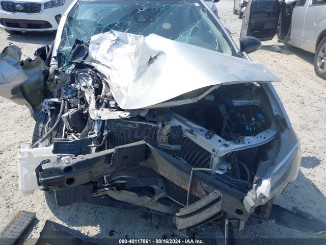 Toyota COROLLA LE 2018 5YFBURHE1JP767817 Image 10
