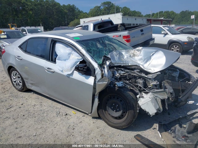 Toyota COROLLA LE 2018 5YFBURHE1JP767817 Image 13