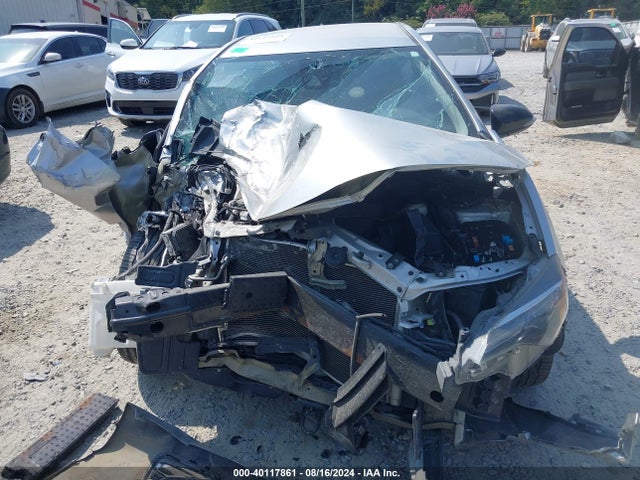 Toyota COROLLA LE 2018 5YFBURHE1JP767817 Image 6