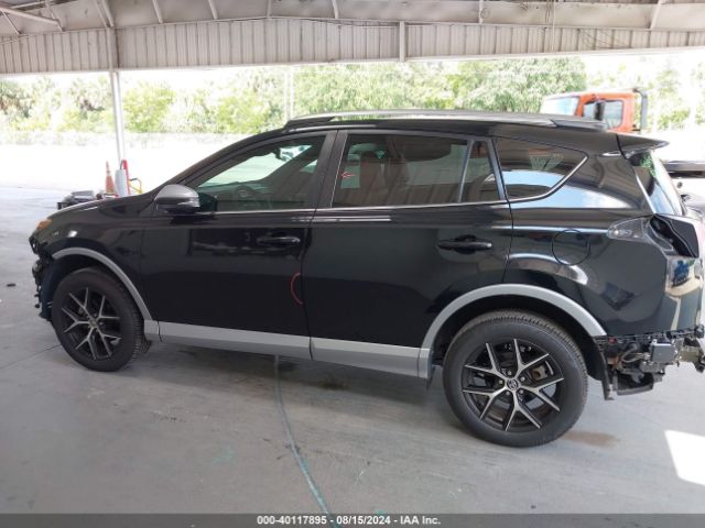 2T3NFREV3JW444466 Toyota RAV4 SE
