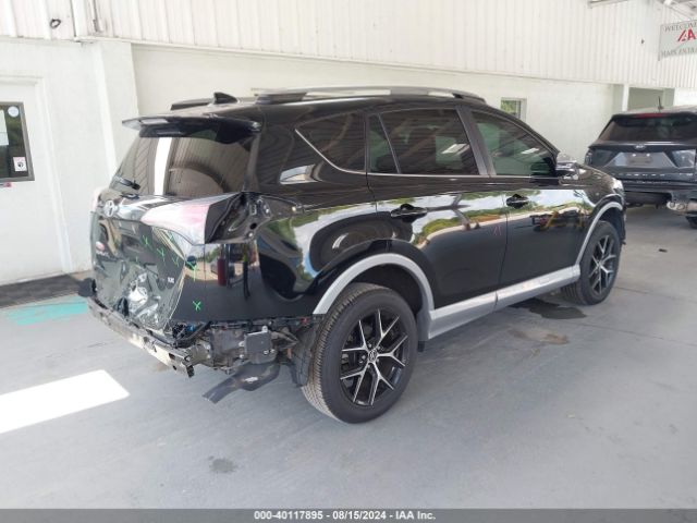 2T3NFREV3JW444466 Toyota RAV4 SE