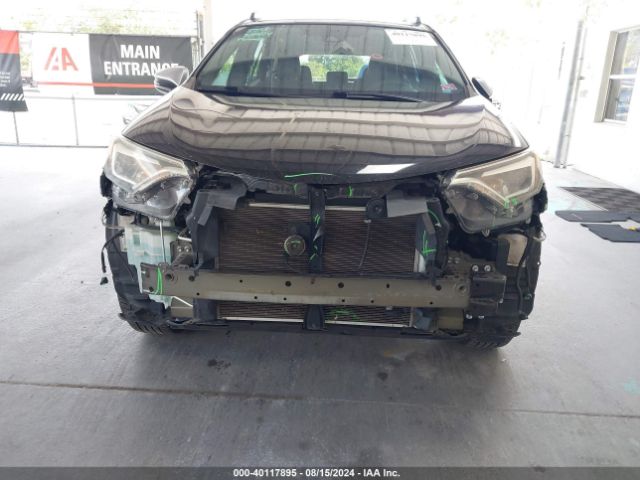 2T3NFREV3JW444466 Toyota RAV4 SE