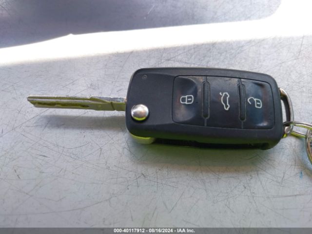 3VWJ17AT8EM657360 Volkswagen Beetle 1.8t