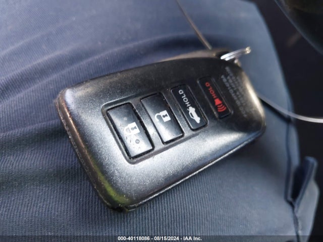 Lexus IS 200T 2016 JTHBA1D27G5038683 Image 11