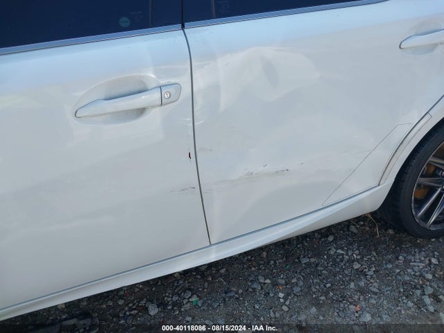 Lexus IS 200T 2016 JTHBA1D27G5038683 Image 17