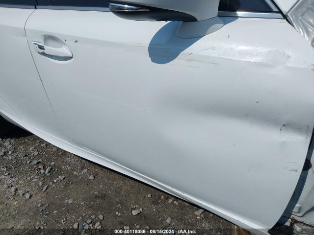 Lexus IS 200T 2016 JTHBA1D27G5038683 Image 20