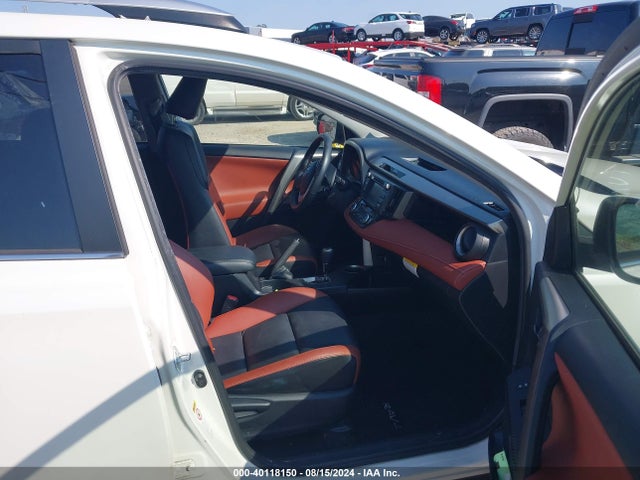 Toyota Rav4 Limited 2015 JTMDFREV0FD157781 Image 5