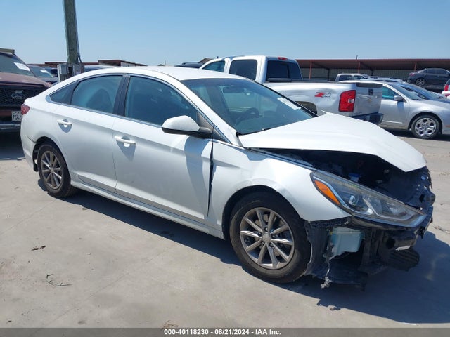 Hyundai SONATA SE 2018 5NPE24AF0JH692811 Image 1