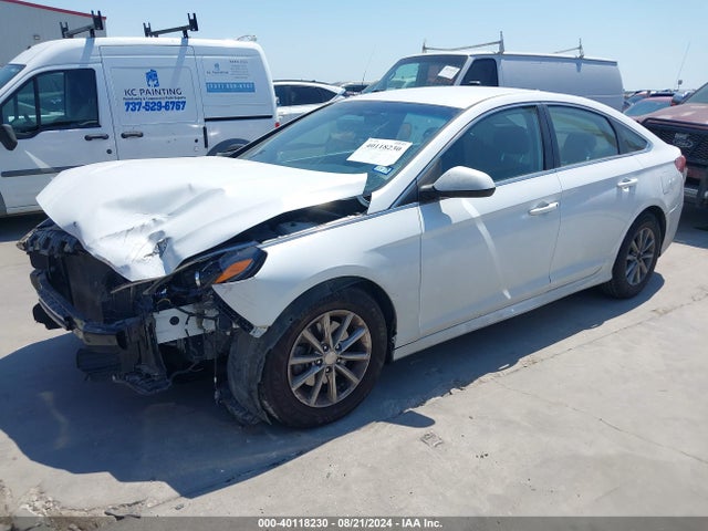 Hyundai SONATA SE 2018 5NPE24AF0JH692811 Image 2