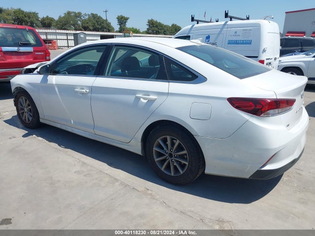 Hyundai SONATA SE 2018 5NPE24AF0JH692811 Image 3