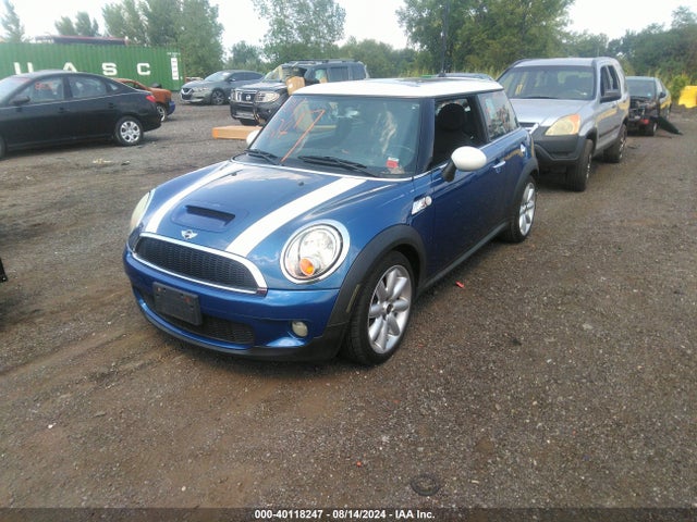 2008 MINI COOPER S WMWMF73558TV32318 Photo 1