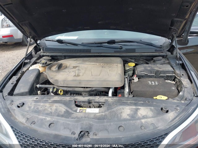 Chrysler 200 C 2015 1C3CCCEG7FN736509 Image 10