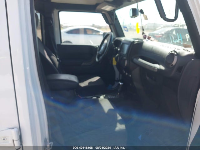 1C4HJWDG0FL597359 Jeep Wrangler Unlimited Sport