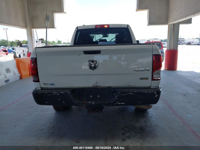 1C6RR7FG4JS326200 RAM 1500 Tradesman Quad Cab 4x4 6'4 Box