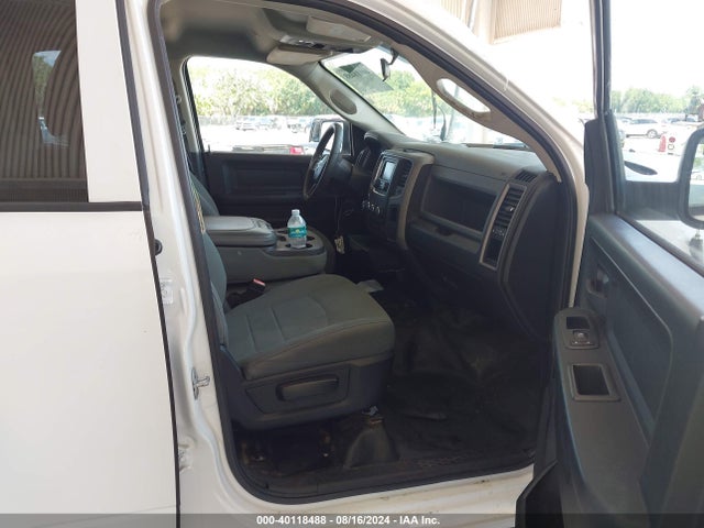 1C6RR7FG4JS326200 RAM 1500 Tradesman Quad Cab 4x4 6'4 Box