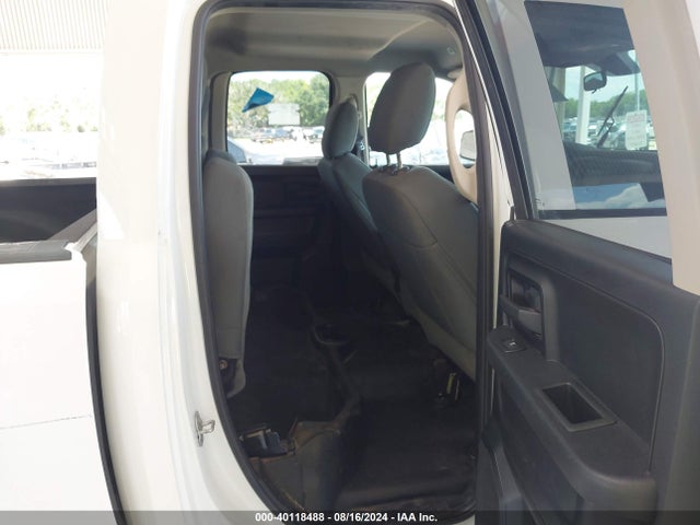 1C6RR7FG4JS326200 RAM 1500 Tradesman Quad Cab 4x4 6'4 Box