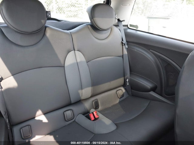 2010 MINI COOPER S WMWMF7C50ATX42282 Photo 7