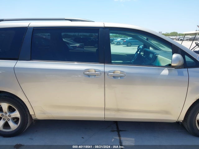 Toyota Sienna Le 8 Passenger 2017 5TDKZ3DC0HS859201 Image 14
