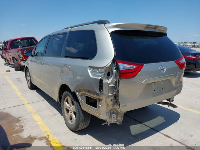 Toyota Sienna Le 8 Passenger 2017 5TDKZ3DC0HS859201 Image 3