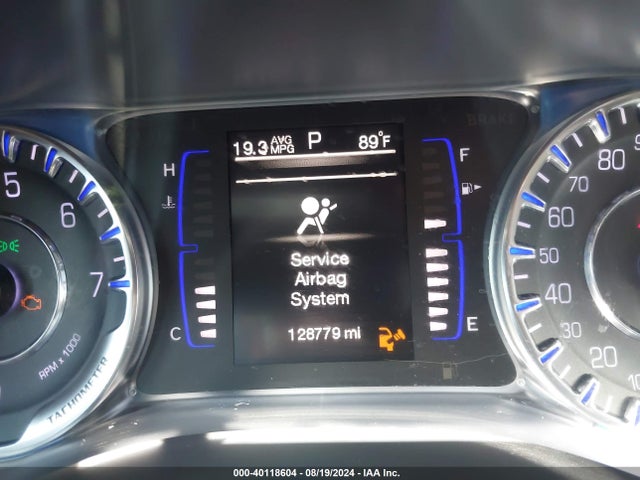 1C3CCCAB9FN673049 Chrysler 200 Limited