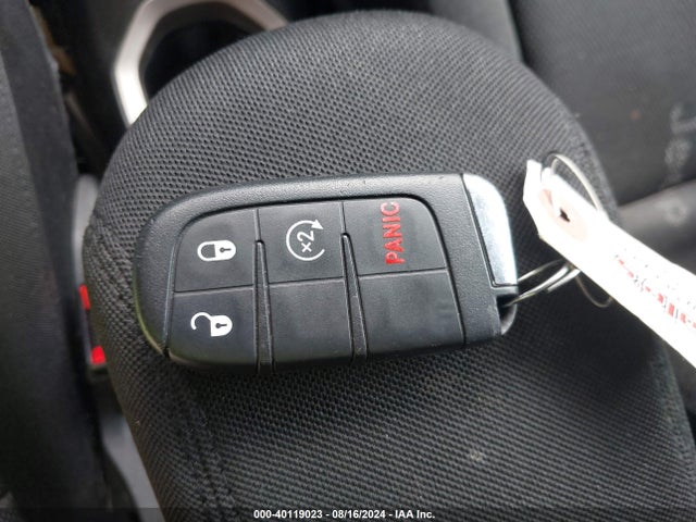 ZACCJABTXGPD83487 Jeep Renegade Latitude