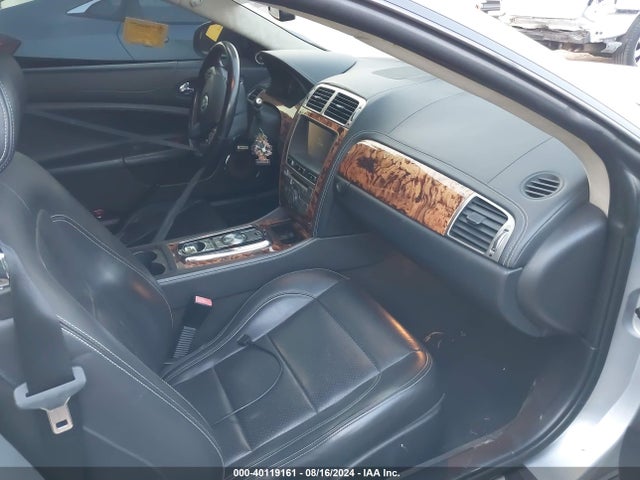 2011 JAGUAR XK SAJWA4GB0BLB41985 Photo 4