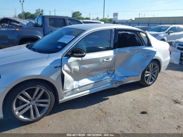 1VWDT7A3XHC052818 Volkswagen Passat 1.8t R-line