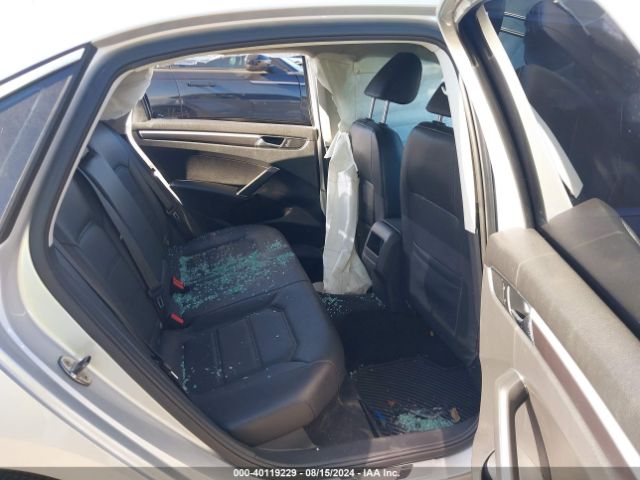 1VWDT7A3XHC052818 Volkswagen Passat 1.8t R-line