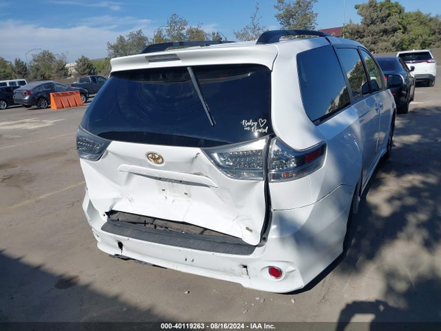5TDXK3DC1FS543135 Toyota Sienna Se Premium 8 Passenger