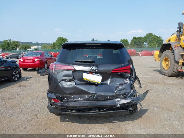 Toyota RAV4 LE 2018 JTMBFREV7JJ732847 Image 17