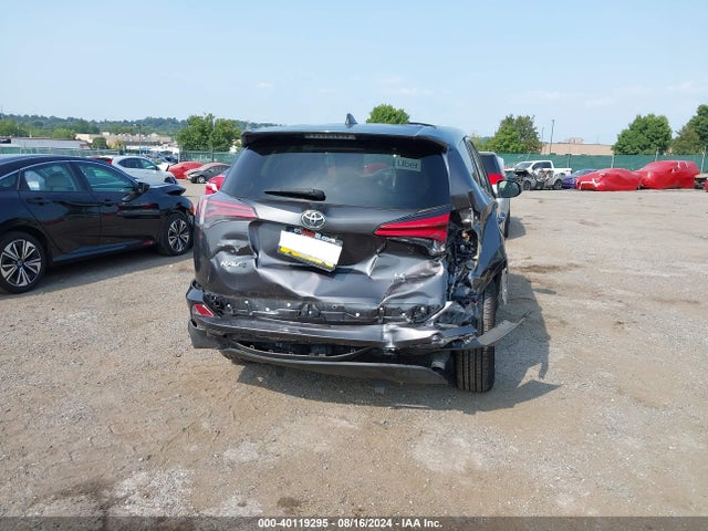 JTMBFREV7JJ732847 Toyota RAV4 LE