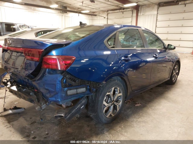 3KPF24ADXME276812 KIA Forte Lxs