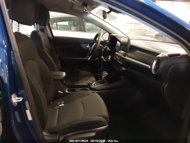 3KPF24ADXME276812 KIA Forte Lxs