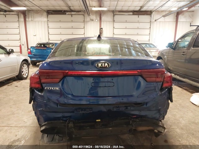 3KPF24ADXME276812 KIA Forte Lxs