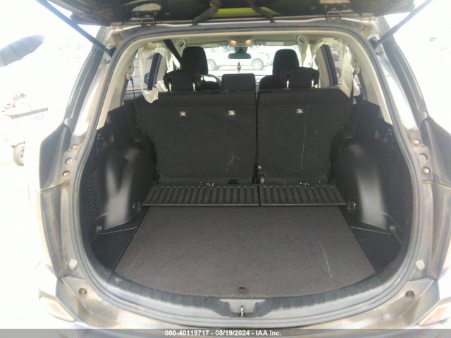 Toyota RAV4 LE 2017 JTMZFREV0HJ100992 Image 8