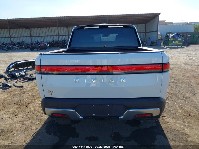 Rivian R1t Adventure 2022 7FCTGAAA7NN013094 Image 17