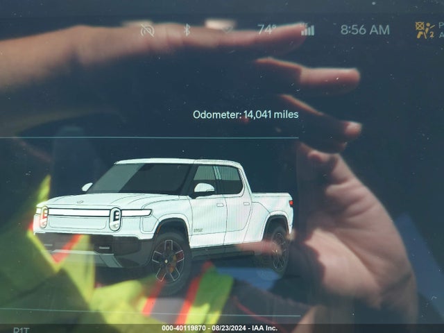 Rivian R1t Adventure 2022 7FCTGAAA7NN013094 Image 7