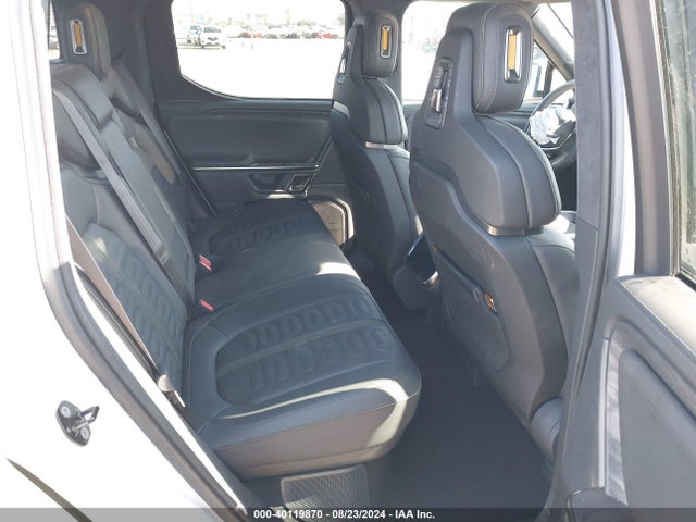 Rivian R1t Adventure 2022 7FCTGAAA7NN013094 Image 8