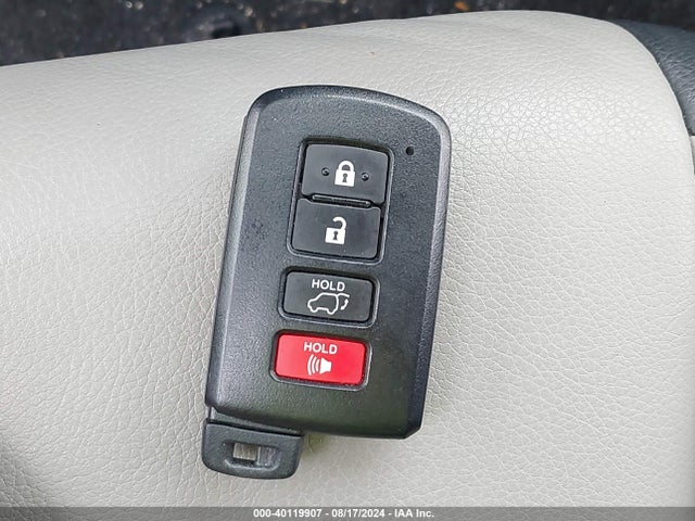 Toyota Rav4 Limited 2018 JTMDFREV6JD236610 Image 11