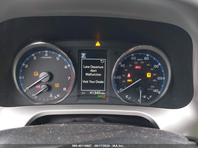 Toyota Rav4 Limited 2018 JTMDFREV6JD236610 Image 16